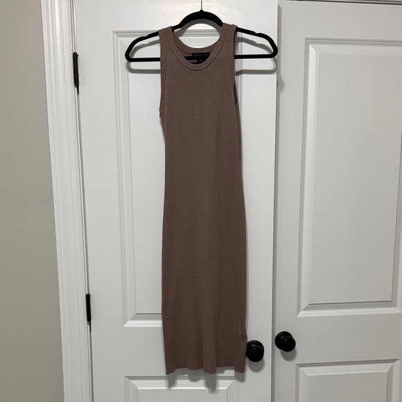 Rachel Zoe Dresses & Skirts - Rachel Zoe Sleeveless Tan Midi Dress